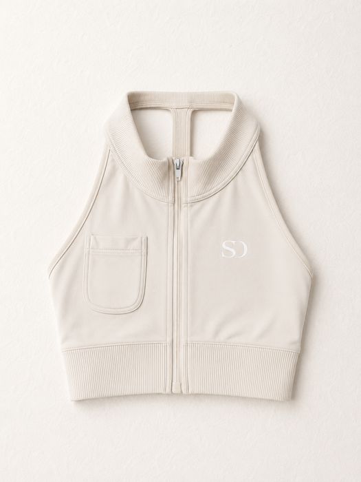 Zip-Crop Flat-Lay